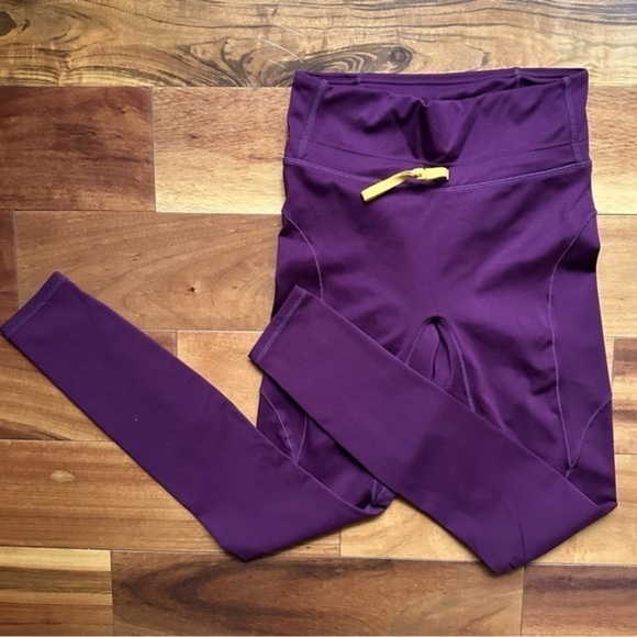 Fabletics Motion 365 Leggings - Picture 4 of 15